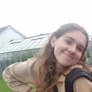 Manon, babysitter à Carrieres sur Seine