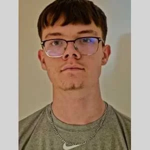 Axel, babysitter à Rouvroy