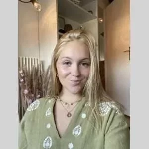 Alexandra, babysitter à Merignac