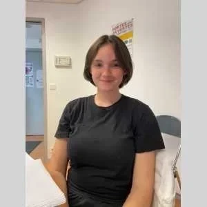 Alwena , babysitter à Gourin