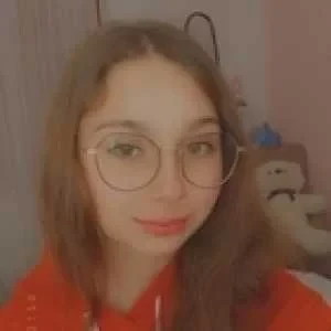 Tessa, babysitter à Saint Raphael