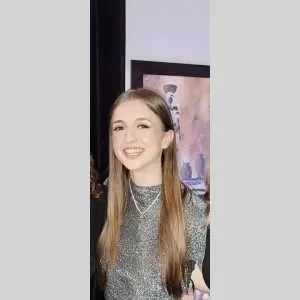 Celia , babysitter à Ifs