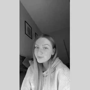 Ophelia, babysitter à Eschbourg