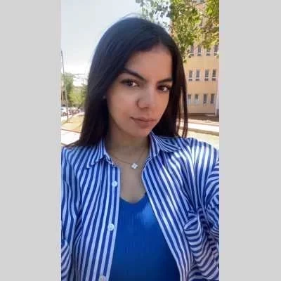 Nouha hanine, babysitter à Angers