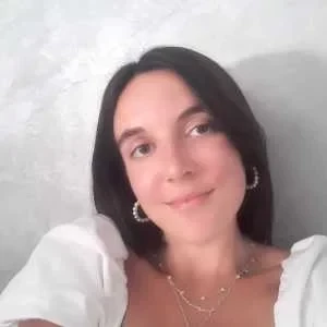 Perrine , babysitter à Valhey