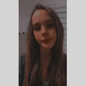 Louane, babysitter à Challans