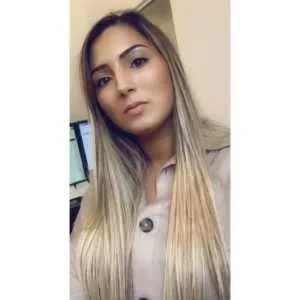 Samia , babysitter à Huisseau sur Cosson