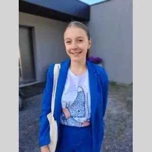 Noéline, babysitter à Artres