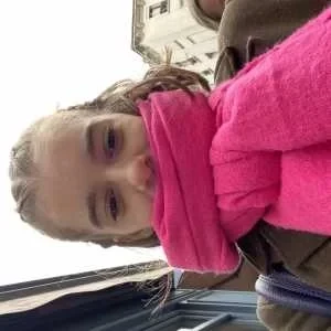 Lola, babysitter à Biarritz