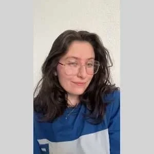 Laurine , babysitter à Issoire