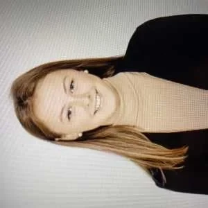 Noémie, babysitter à Chiroubles