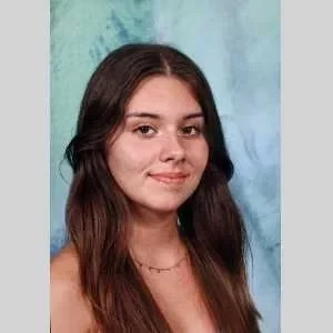 Emma , babysitter à Ivry la Bataille