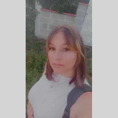 Louise , babysitter à Cazeres