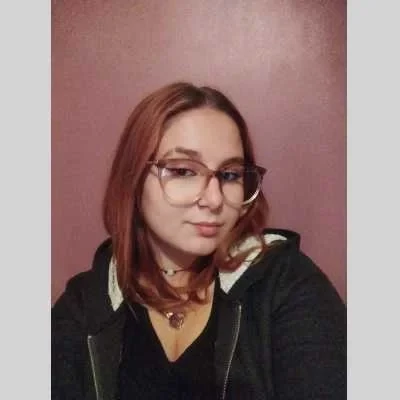 Angelina, babysitter à Sarras