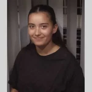 Nina, babysitter à Bagnolet