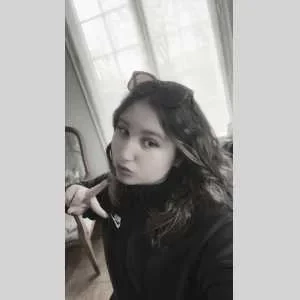 Clarisse , babysitter à Touverac