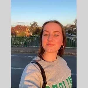 Perrine, babysitter à Le Vesinet