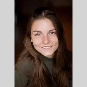 Manon, babysitter à La Courneuve