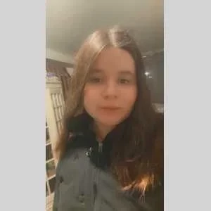 Lou, babysitter à Trevieres