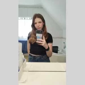 Naëly , babysitter à Fleury sur Orne