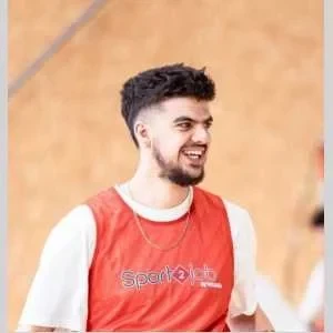 Jules, babysitter à Bron