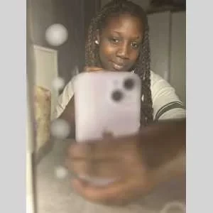 Nora, babysitter à Sevran