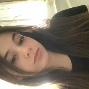 Eva, babysitter à Calais