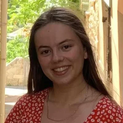 Noémie, babysitter à Frejus