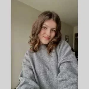 Inès, babysitter à Juvigny les Vallees