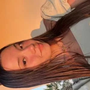 Cassie , babysitter à Yerres