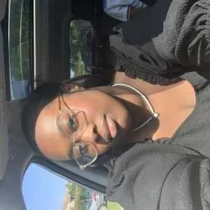 Angely, babysitter à Les Mureaux