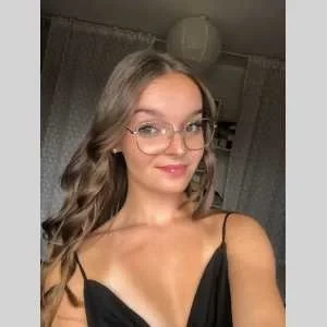 Clémentine , babysitter à Chateaugiron