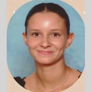 Lucie , babysitter à Le Rove