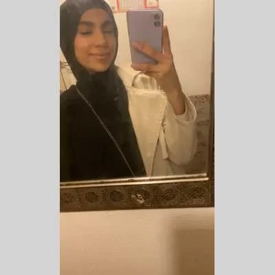 Yasmine , babysitter à Orleans