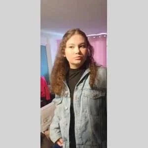 Amandine , babysitter à Bussieres