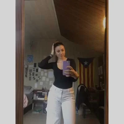 Nora , babysitter à Beaulieu Sous la Roche