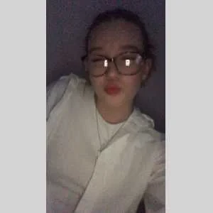 Louna, babysitter à Halluin