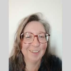 Ingrid , babysitter à Saint Jean de la Ruelle