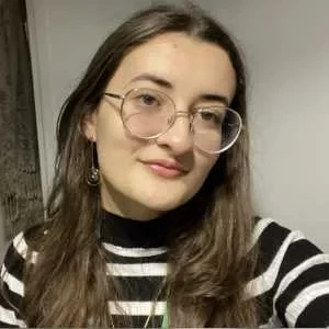 Nawel, babysitter à Guermantes