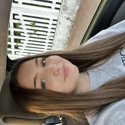 Inès, babysitter à Croissy