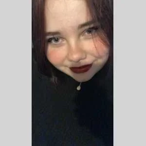 Khloe, babysitter à Lens