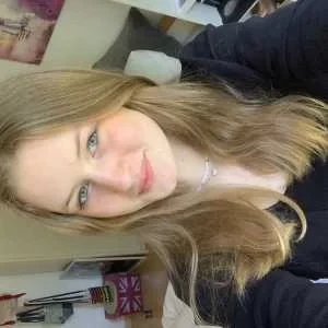 Fanny, babysitter à Saint Nazaire