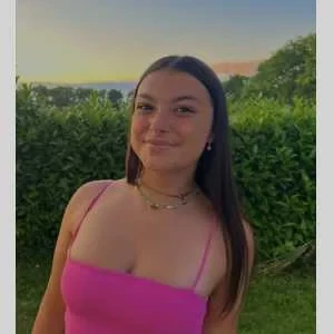 Jade, babysitter à La Chapelle des Marais