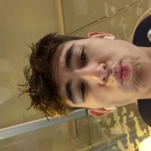 Yanis, babysitter à Saint Alban de Roche