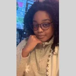 Angèle , babysitter à Chatillon