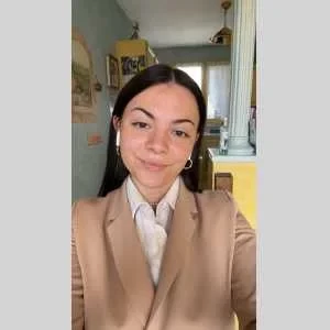 Ariane, babysitter à Corbas