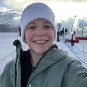 Justine , babysitter à Pau