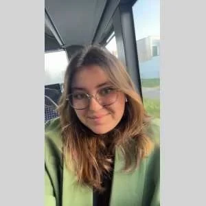 Louann, babysitter à Breteil