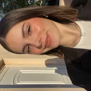 Loryn, babysitter à Port de Bouc