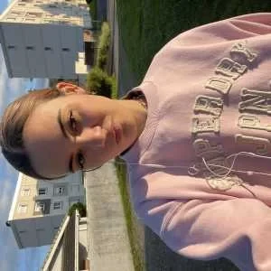 Clara, babysitter à Lourdes